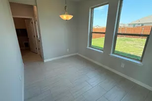 312 Gallant Man Ct, Granbury, TX 76049 - Photo 3