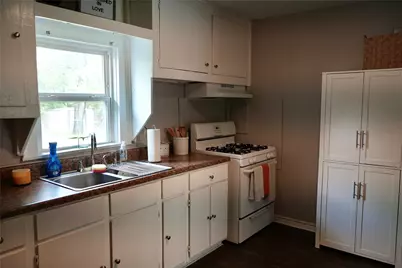 1029 Green W, Stephenville, TX 76401 - Photo 11