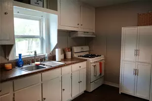 1029 Green W, Stephenville, TX 76401 - Photo 11