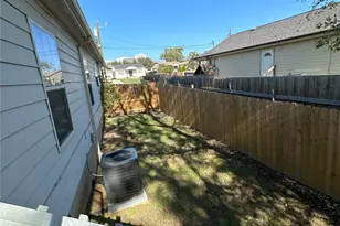 5529 Mesa Cir, Dallas, TX 75235 - Photo 17