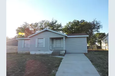 1513 Skyline Drive, River Oaks, TX 76114 - Photo 3