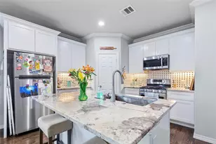 810 N Walnut St, Sherman, TX 75090 - Photo 11