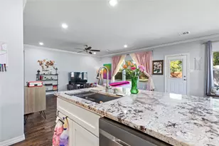 810 N Walnut St, Sherman, TX 75090 - Photo 13