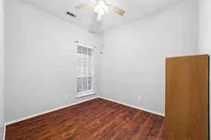 2711 Lake Way Dr, Grand Prairie, TX 75052 - Photo 9