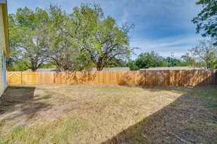 530 Maple St, Commerce, TX 75428 - Photo 25