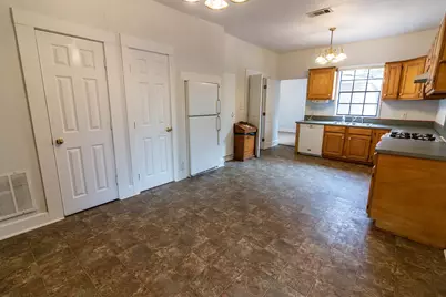 801 S Sutton Street, Mabank, TX 75147 - Photo 5