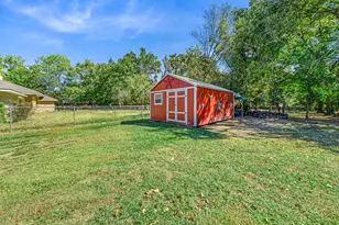 1075 Oak Ridge Dr, Oak Ridge, TX 75160 - Photo 5