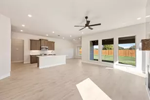 577 Red Maple Rd, Waxahachie, TX 75165 - Photo 9