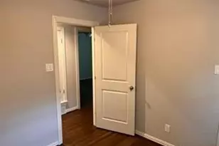 8926 Angleton Pl, Dallas, TX 75243 - Photo 11