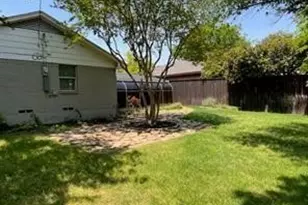 8926 Angleton Pl, Dallas, TX 75243 - Photo 17