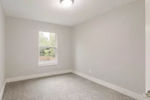 724 W Walker St, Denison, TX 75020 - Photo 9