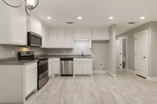 724 W Walker St, Denison, TX 75020 - Photo 3