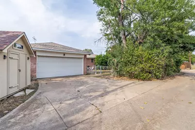 8060 Woodhue Road, Dallas, TX 75228 - Photo 29