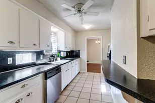 8060 Woodhue Rd, Dallas, TX 75228 - Photo 15