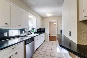 8060 Woodhue Rd, Dallas, TX 75228 - Photo 17