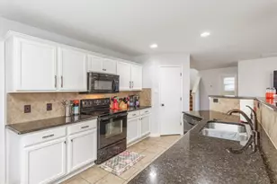 821 Glenndon Dr, Fort Worth, TX 76120 - Photo 15