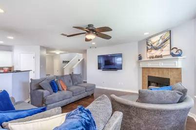 821 Glenndon Drive, Fort Worth, TX 76120 - Photo 7