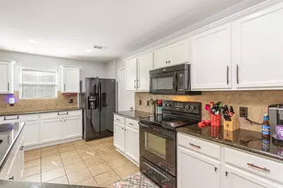 821 Glenndon Drive, Fort Worth, TX 76120 - Photo 17