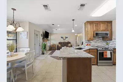 206 E Arbor Court, Springtown, TX 76082 - Photo 11