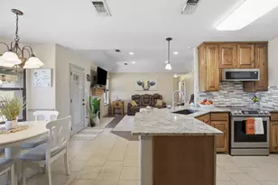 206 E Arbor Ct, Springtown, TX 76082 - Photo 11