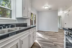 803 Clover Park Dr, Arlington, TX 76013 - Photo 13