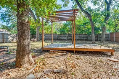 803 Clover Park Drive, Arlington, TX 76013 - Photo 23