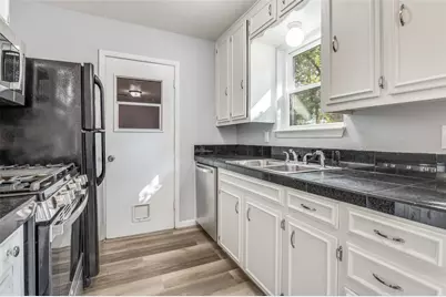 803 Clover Park Drive, Arlington, TX 76013 - Photo 11