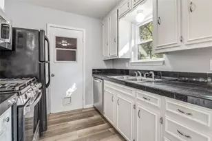 803 Clover Park Dr, Arlington, TX 76013 - Photo 11