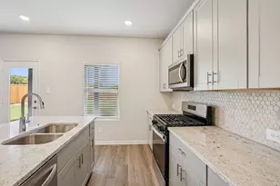 2125 Dunbar Dr, Sherman, TX 75092 - Photo 5