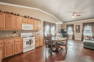 307 E Vernon St, Decatur, TX 76234 - Photo 13