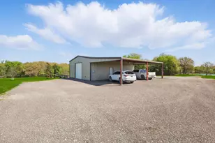 812 McKenzie Rd, Tioga, TX 76271 - Photo 37