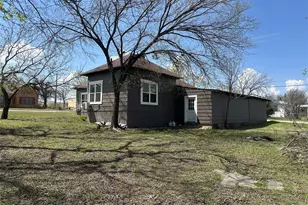 801 E Gentry, Hamilton, TX 76531 - Photo 3