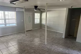 801 E Gentry, Hamilton, TX 76531 - Photo 17