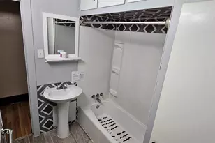 407 Pecan St, Clyde, TX 79510 - Photo 17