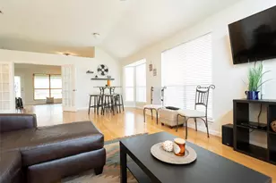 1040 Monarch Dr, Lewisville, TX 75067 - Photo 5