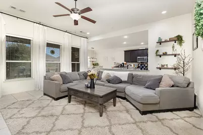 528 Meadow Springs Drive, Glenn Heights, TX 75154 - Photo 3