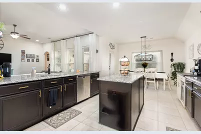 528 Meadow Springs Drive, Glenn Heights, TX 75154 - Photo 5