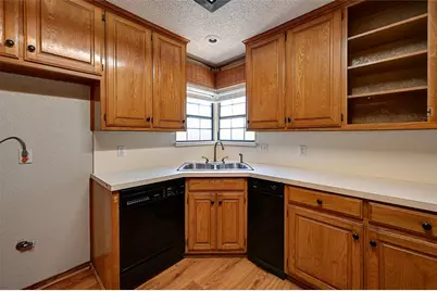 8208 Willow Glen Court, Fort Worth, TX 76134 - Photo 13