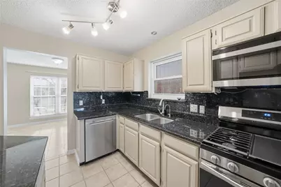 1109 Holly Drive, Carrollton, TX 75010 - Photo 9