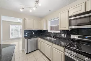 1109 Holly Dr, Carrollton, TX 75010 - Photo 9