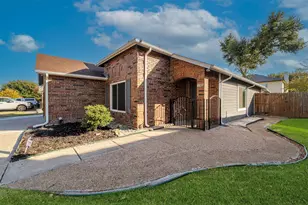 10137 Chapel Ridge Dr, Fort Worth, TX 76116 - Photo 1