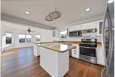 528 Mill Creek Court, Azle, TX 76020 - Photo 13