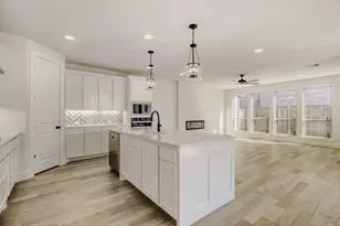 613 Damsel June St, Lewisville, TX 75056 - Photo 9