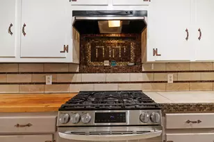 127 W Cedar St, Hurst, TX 76053 - Photo 11