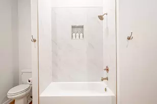 1215 E Beaconsfield Ln, Arlington, TX 76011 - Photo 23