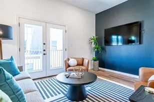 1215 E Beaconsfield Ln, Arlington, TX 76011 - Photo 5