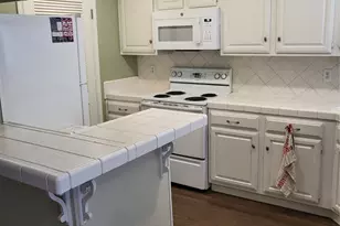 2010 Cloisters Dr, Arlington, TX 76011 - Photo 5