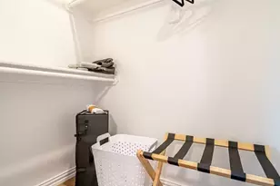 1215 E Beaconsfield Ln, Arlington, TX 76011 - Photo 19