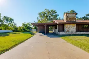 201 NW 31st St, Mineral Wells, TX 76067 - Photo 5