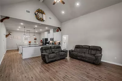 913 Day Star Drive, Hewitt, TX 76643 - Photo 3